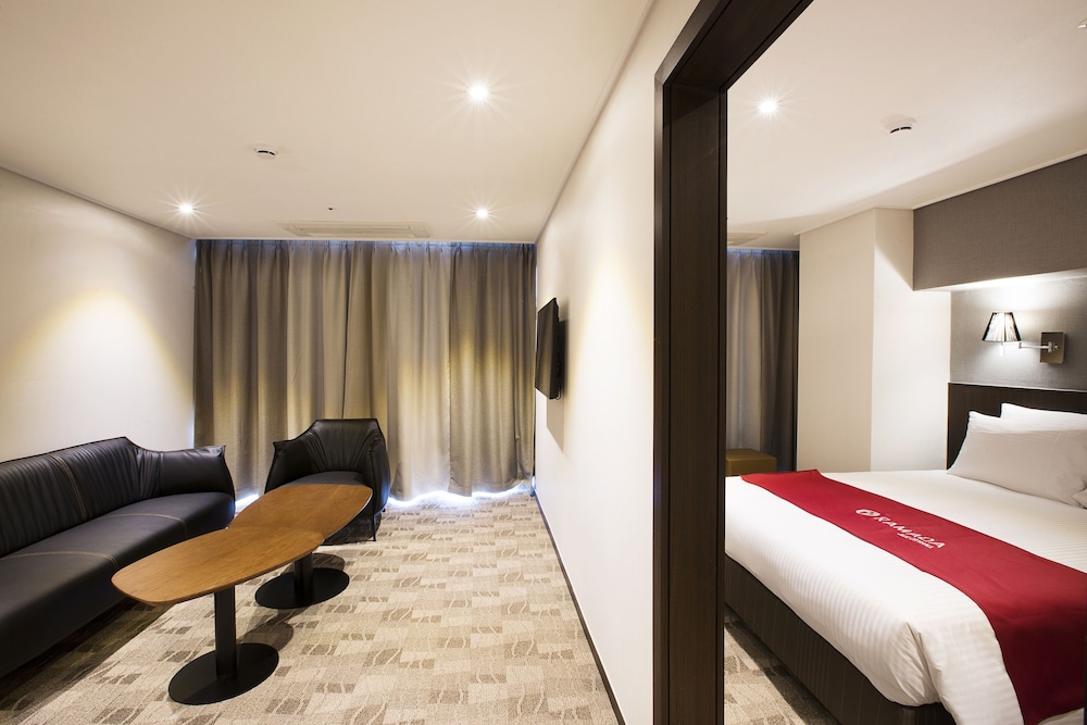 Ramada by Wyndham Jeju City Hall 10/36