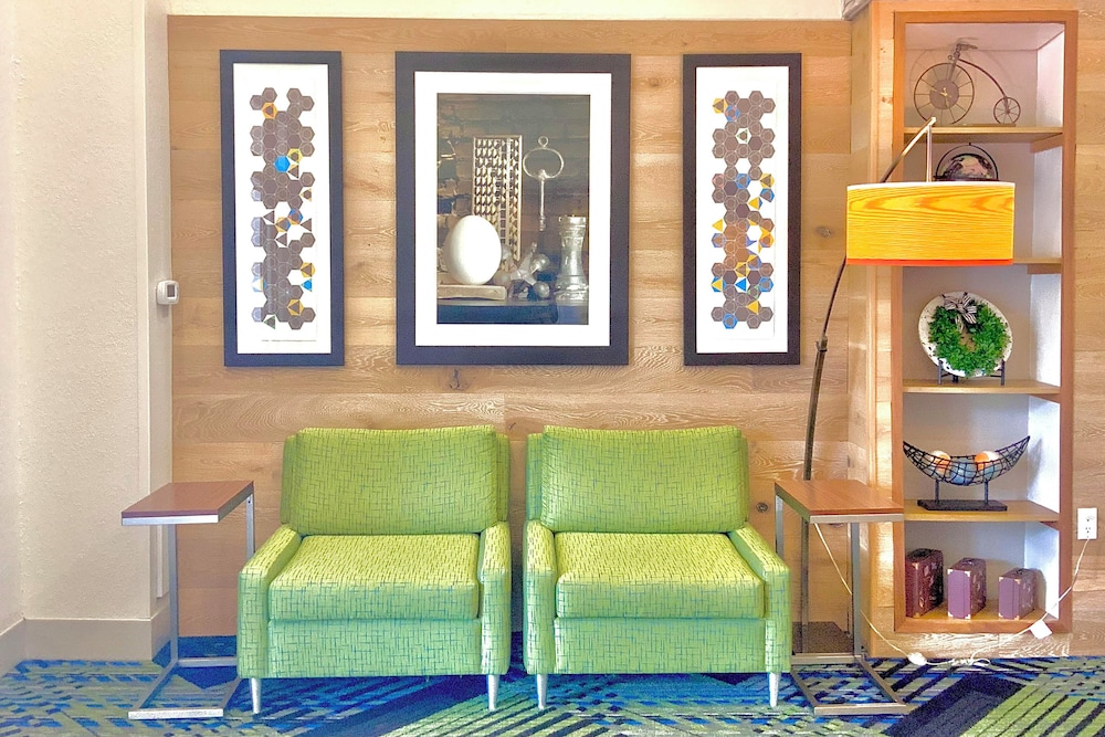 Holiday Inn Express & Suites Prospect Heights 39/50