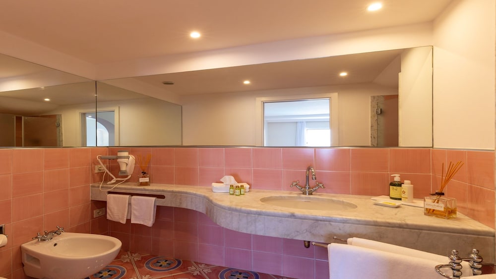 SUPERIOR, SUITE, SEA VIEW, BALCONY