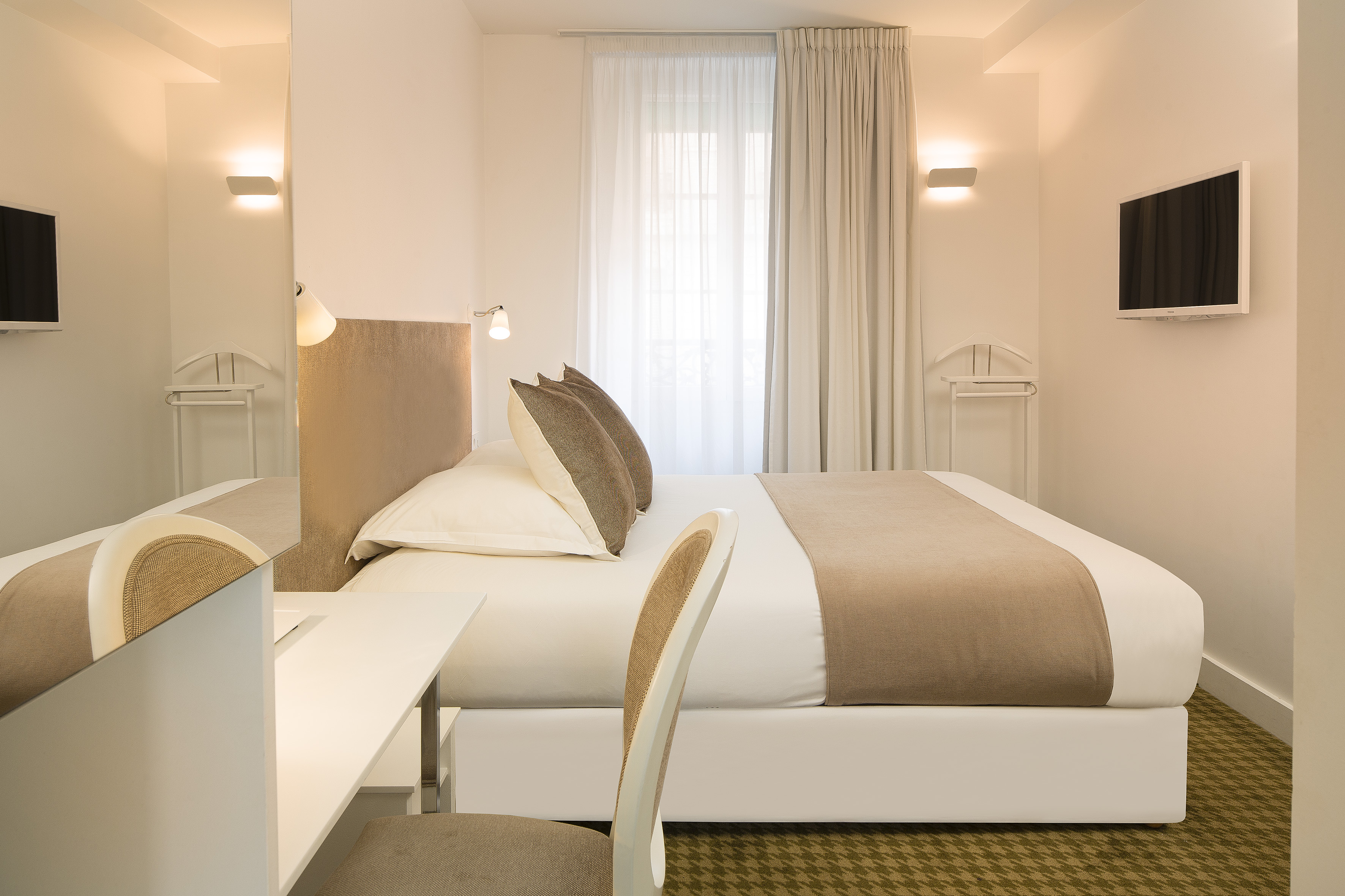 SUPERIOR, DOUBLE BED