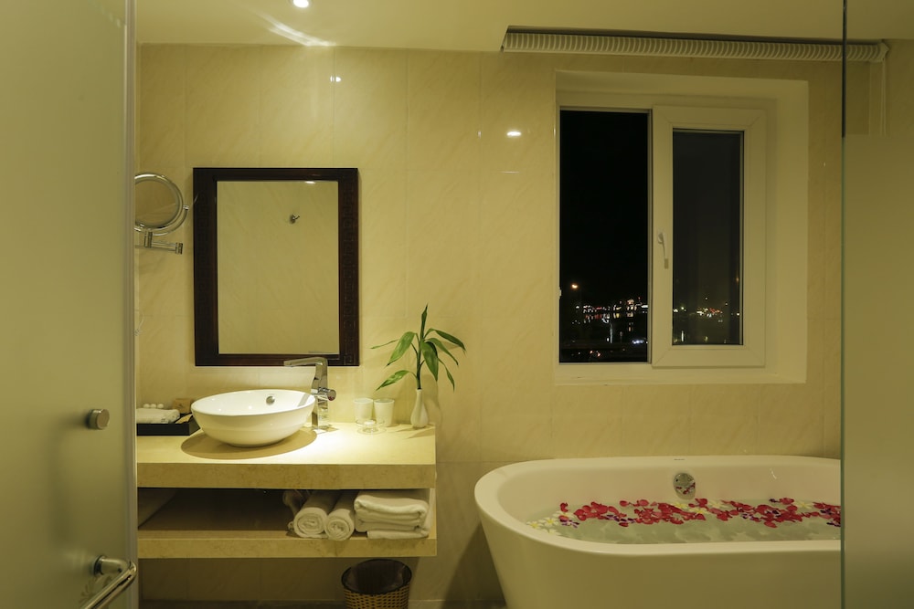 River Suites Hoi An Hotel 72/73