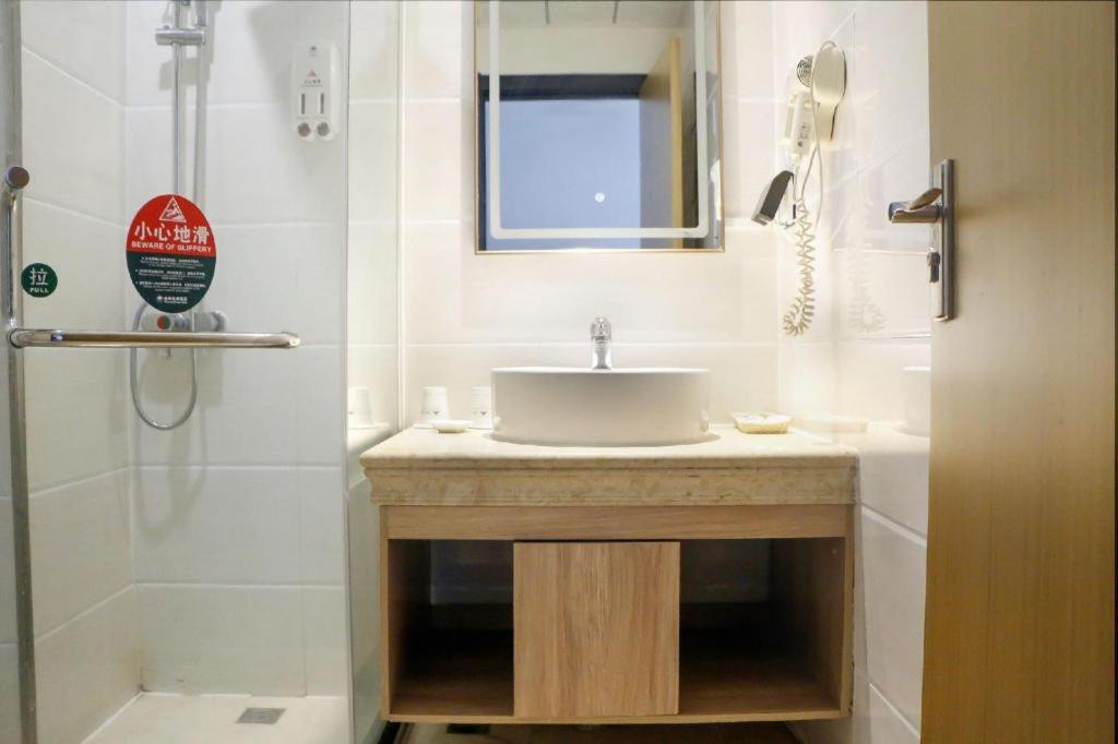 GreenTree Inn Liuan Shucheng Hean Road Business Hotel 39/49