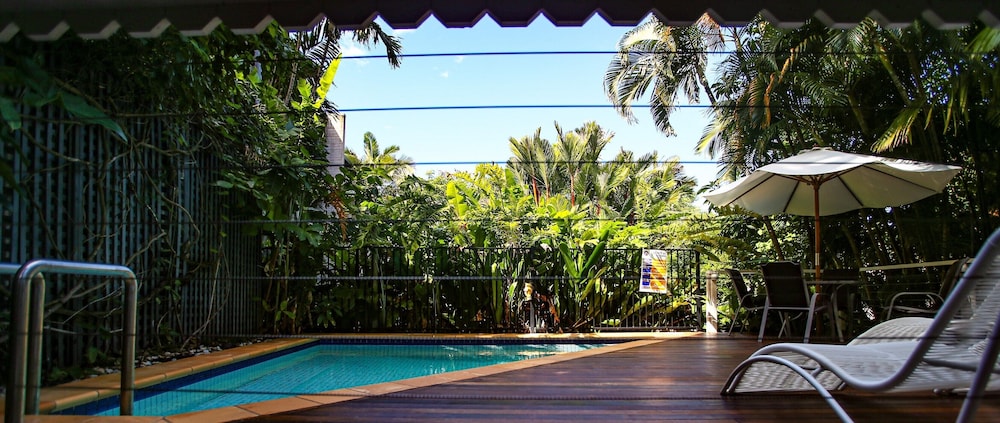 Port Douglas Cottage and Lodge 32/35