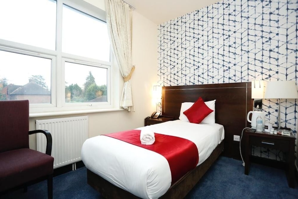 Acorn Lodge Gatwick Hotel 10/23