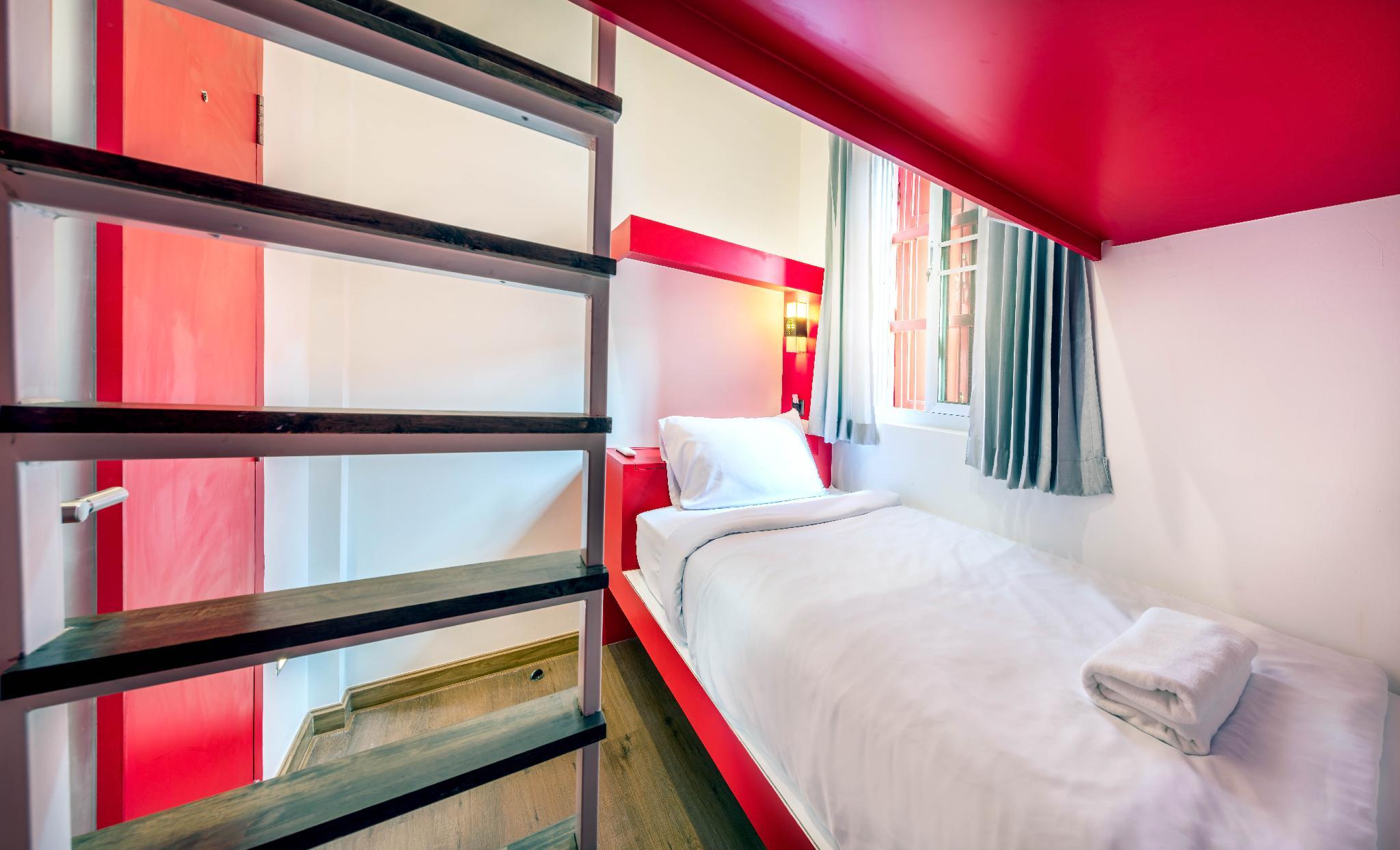 Private, 2 Bunk Beds, Bunk Bed، Ama Hostel Bangkok 2/2