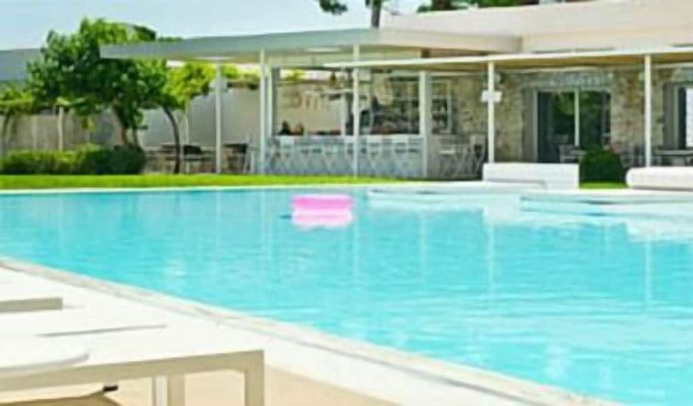 Marathon Beach Resort 50/72