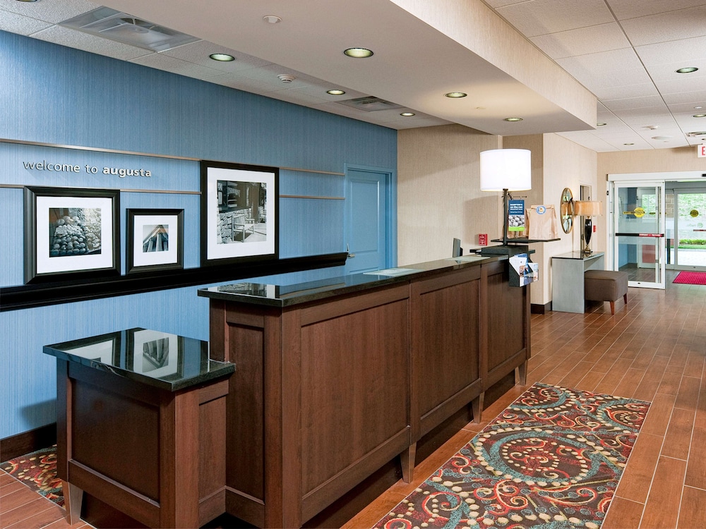 Lobby at Hampton Inn Augusta, AUGUSTA - ME