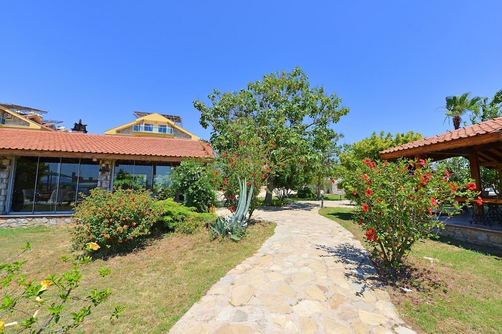 Adaburnu Golmar Hotel 4/44