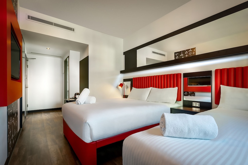 Essence Hotel Carlton 20/55