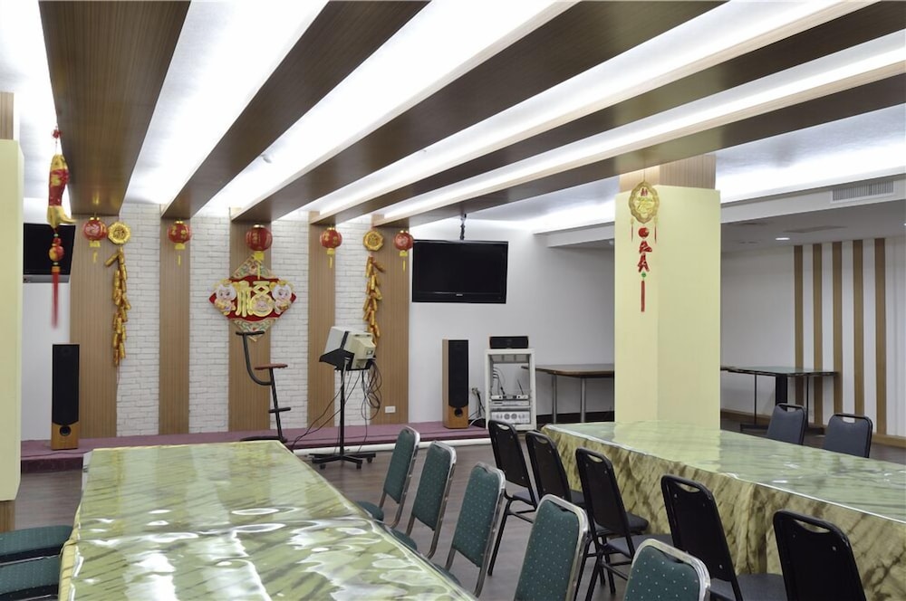 Toong Mao Kao-shang-ching Hotel 51/54