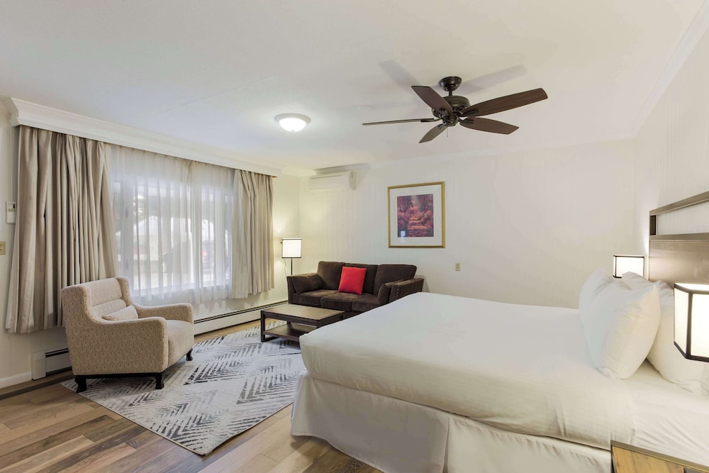 The Palmer House Resort, an Ascend Collection Hotel 10/50