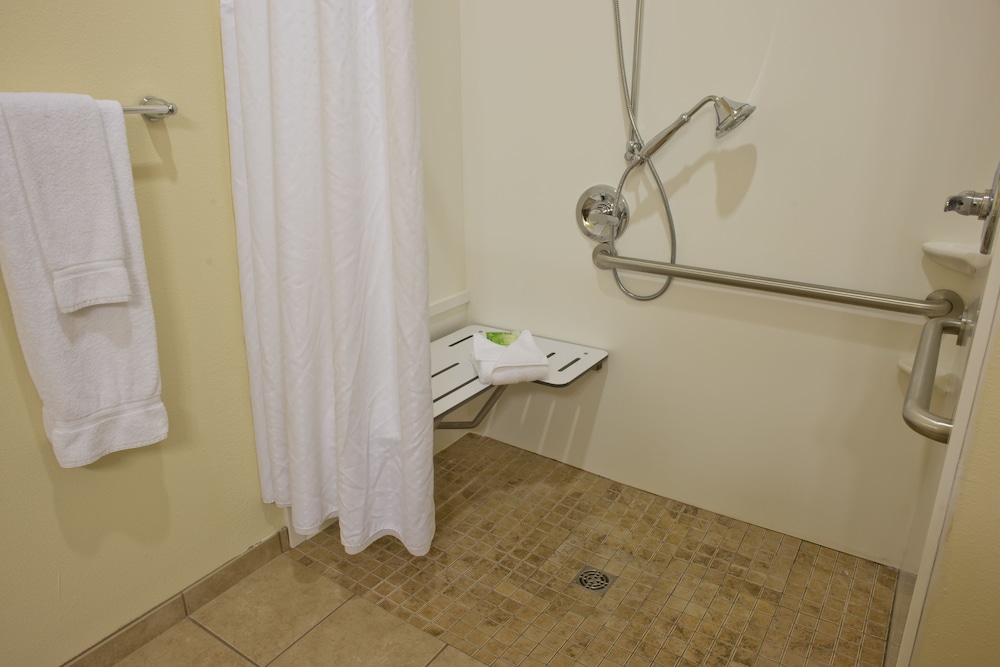 Holiday Inn Express Hotel And Suites Prattville South 14/53