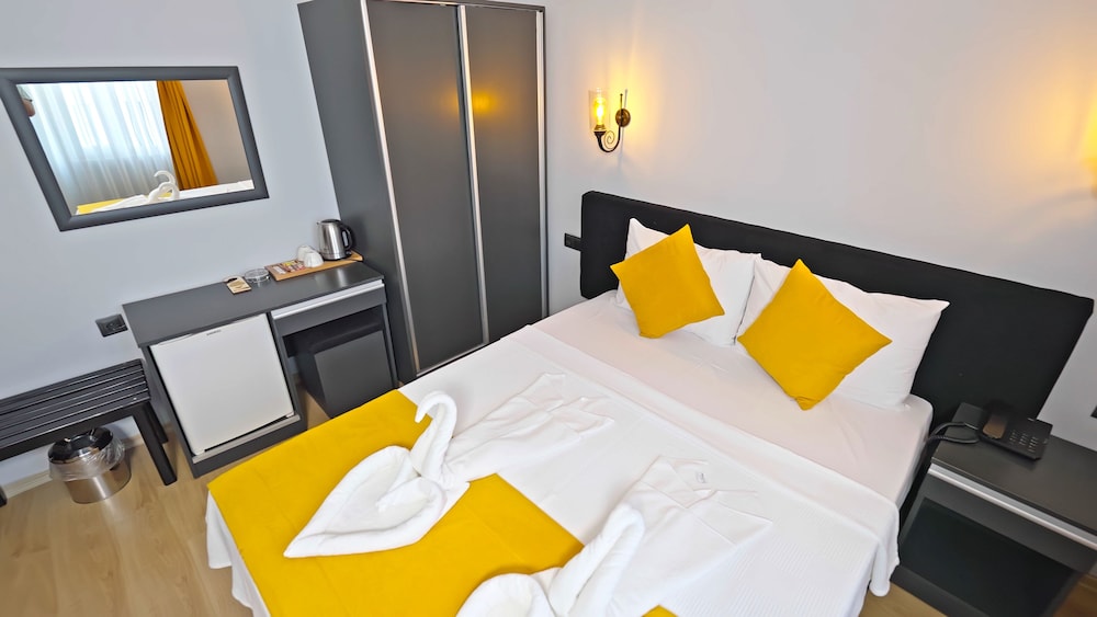 STANDARD, DOUBLE BED, SEA VIEW