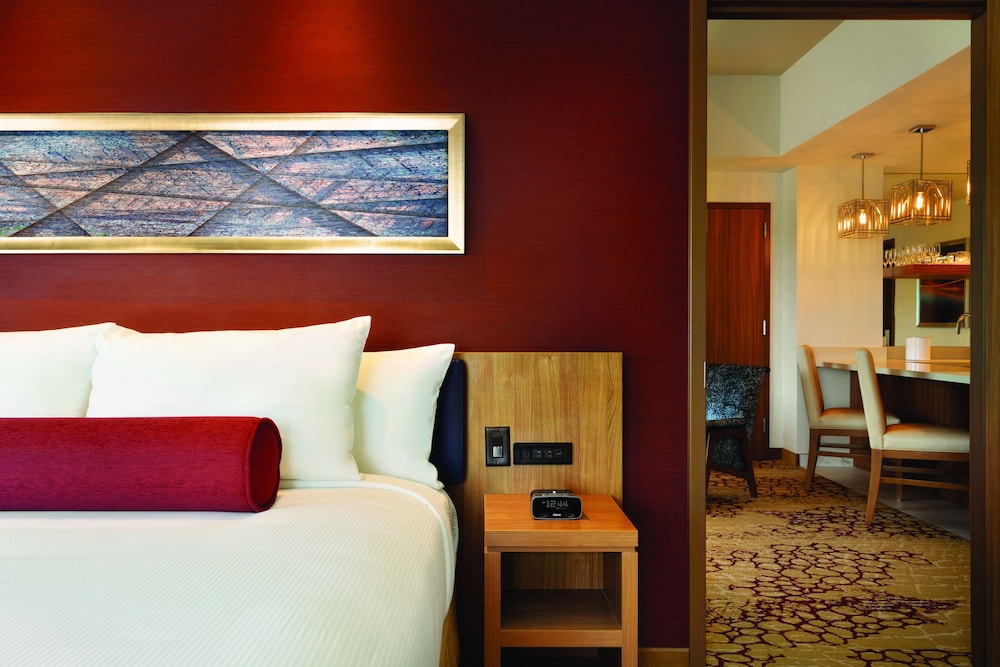The Landing Hotel at Rivers Casino and Resort 14/63