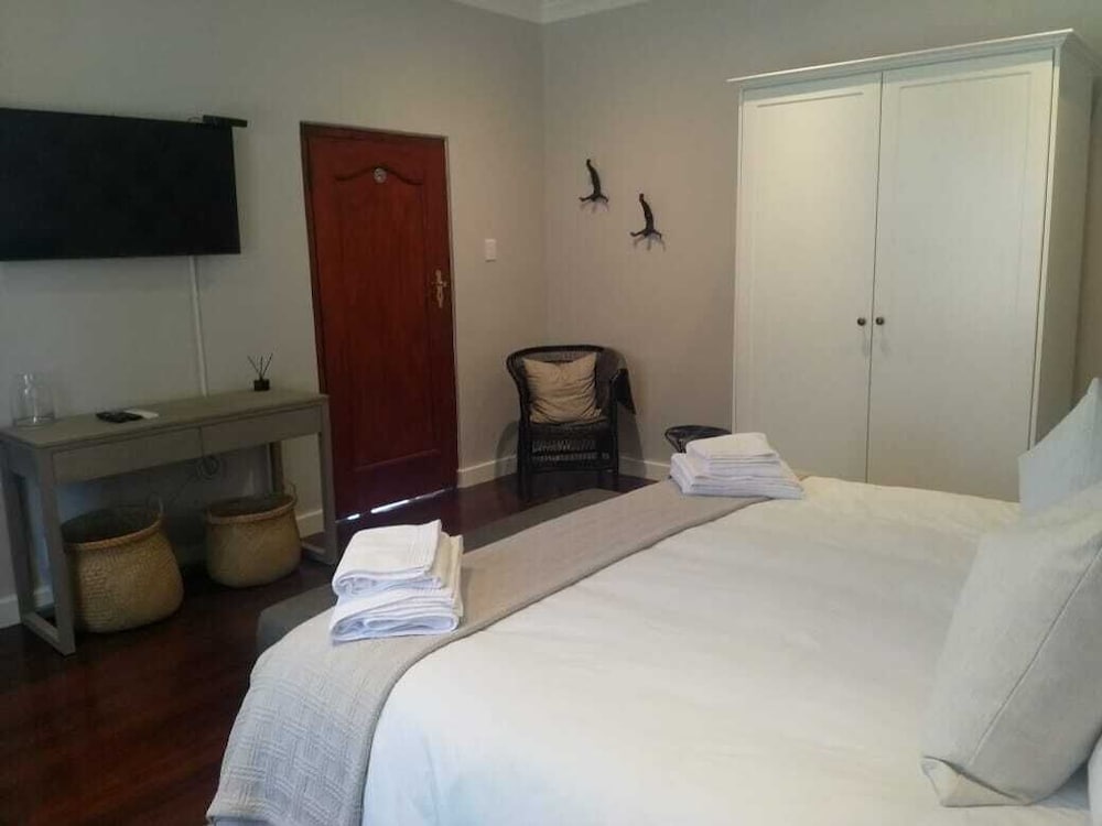 Ashwood, King Bed