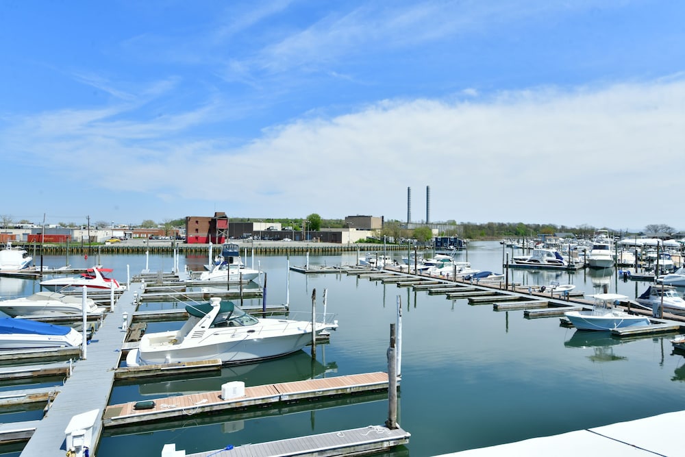 The Freeport Inn and Marina 42/47