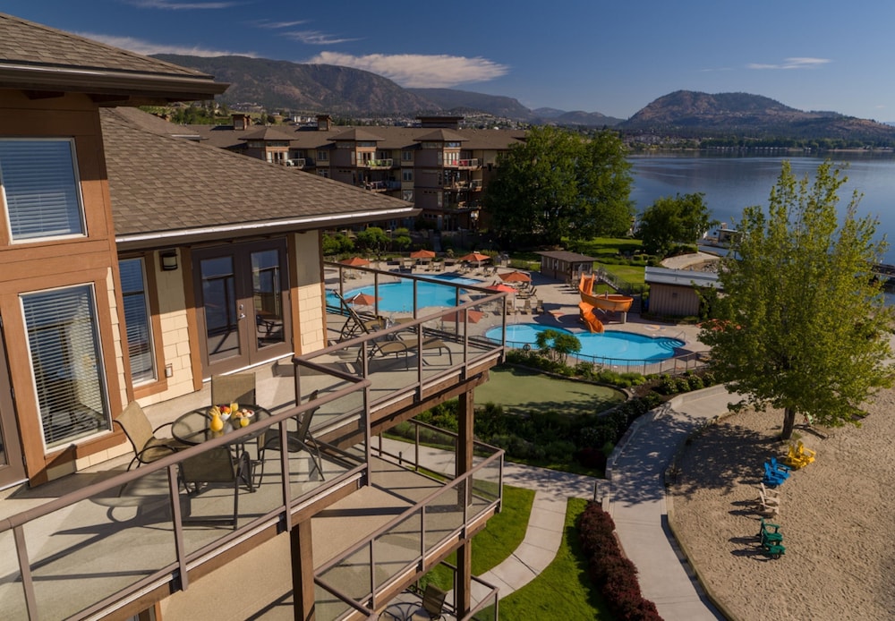 The Cove Lakeside Resort 67/68
