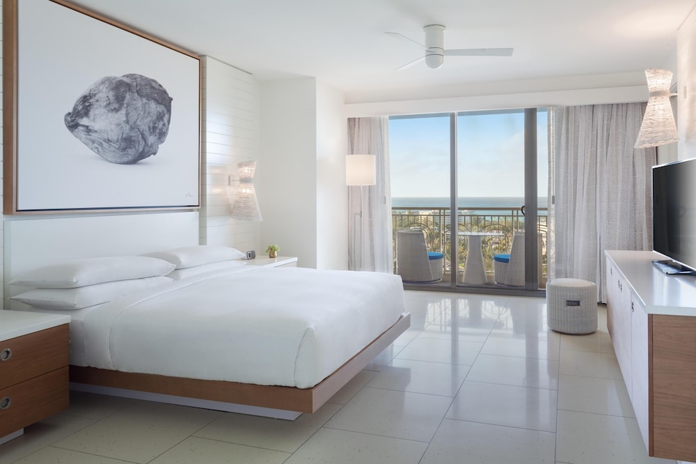 1 Bedroom, Deluxe, Residence, King Bed, Ocean View, West Tower