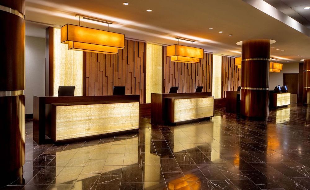 Hyatt Regency Crystal City 10/70