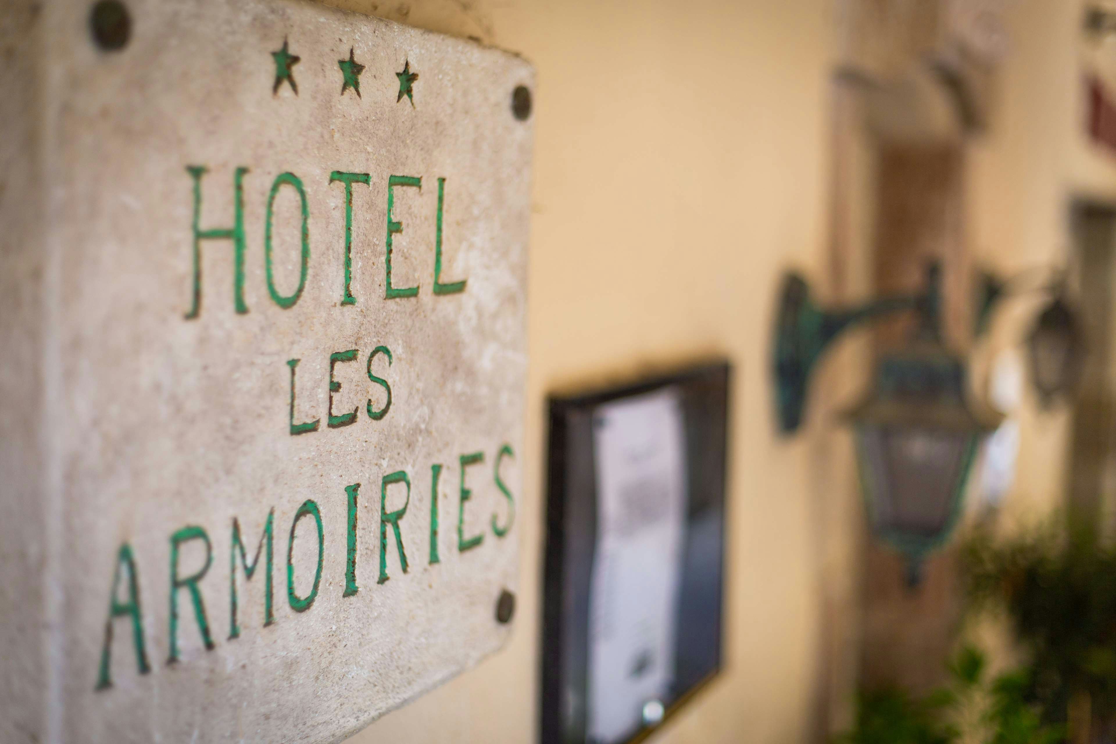 HOTEL LES ARMOIRIES 6/66