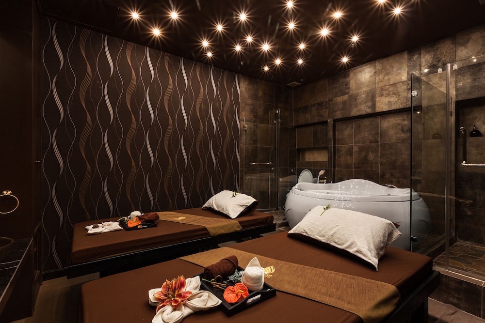 Grand 5 Hotel Plaza Sukhumvit Bangkok 37/63