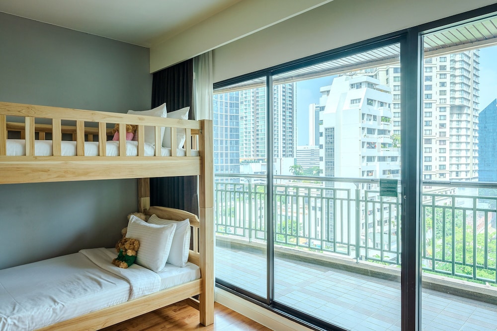 1 Bedroom, Family Suite, King and Queen Bed 6/8