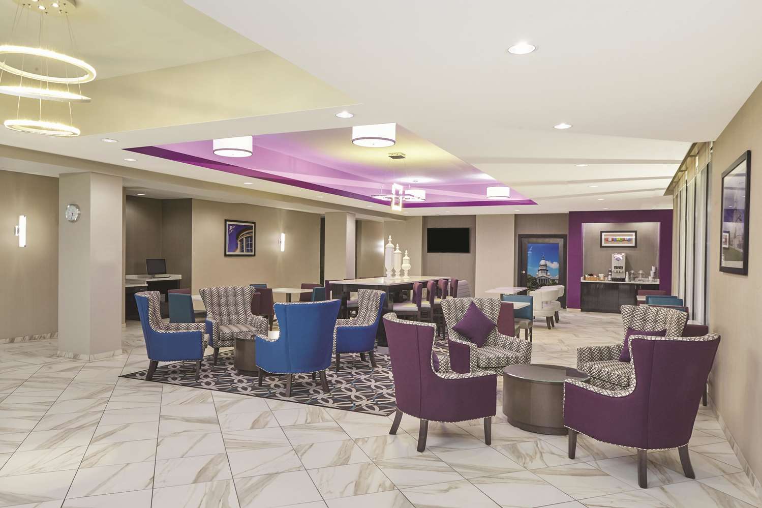 La Quinta Inn And Suites By Wyndham Springfield IL 43/63
