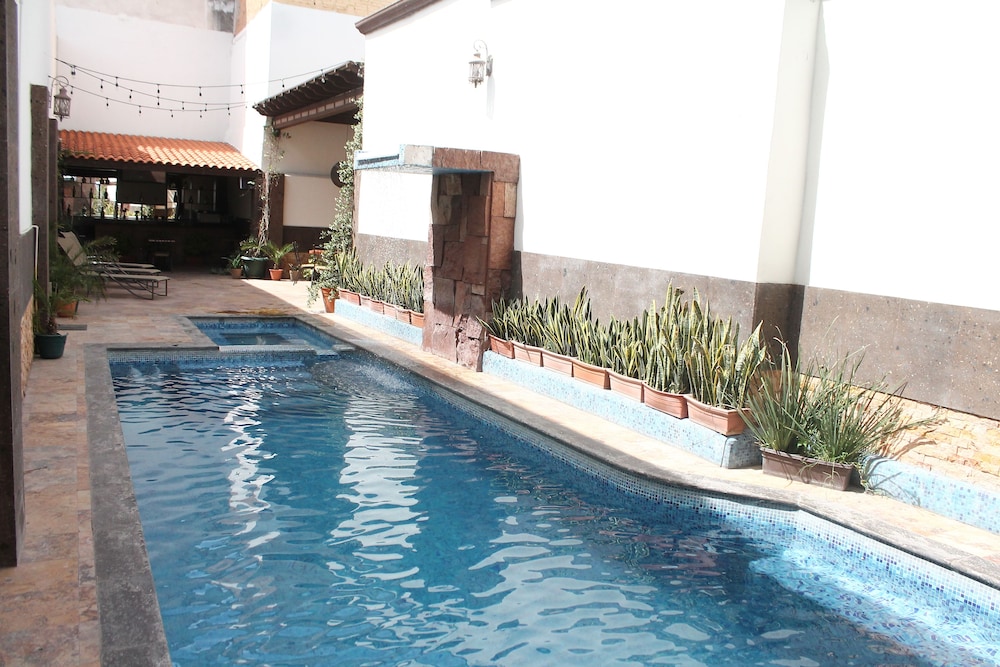 Hotel Rincón Real Suites 44/48