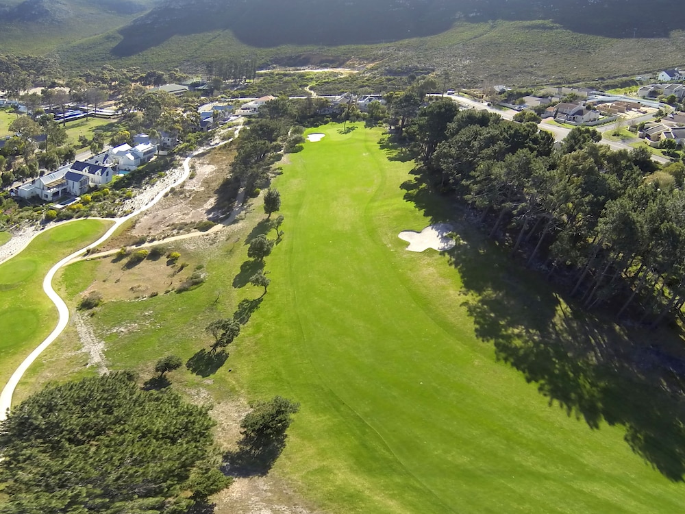 Hermanus Lodge on the Green 58/72