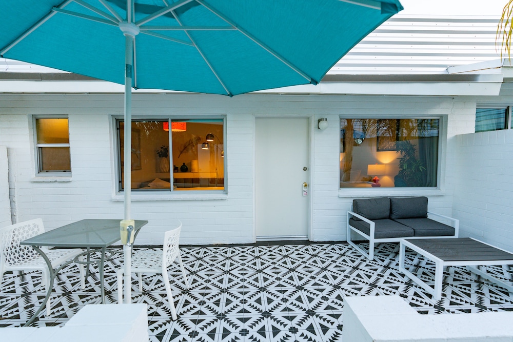 BelleVue Oasis-Palm Springs - Adults Only 45/62