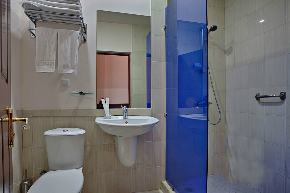 C Hotel 59/59