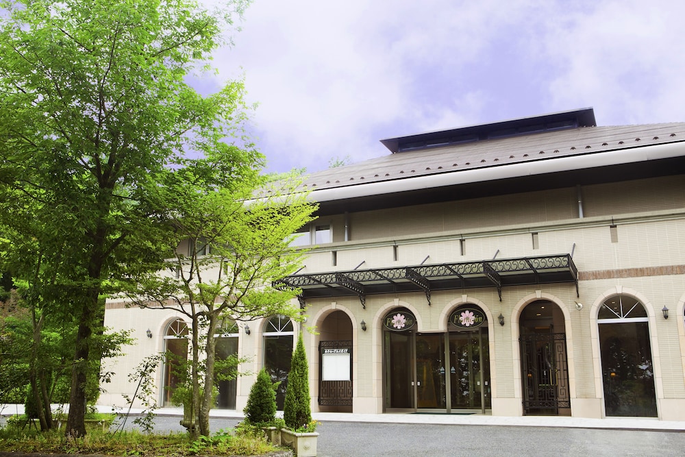 HOTEL FLORACION NASU 1/50