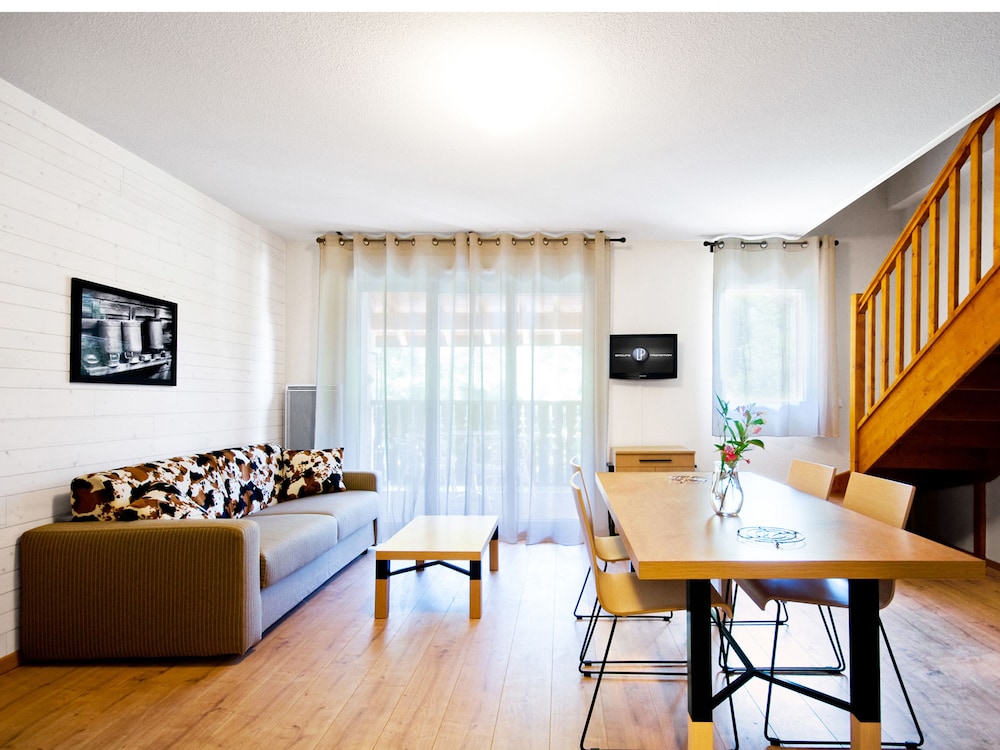 Lagrange Confort Les Chalets D Apos Ax 8/16