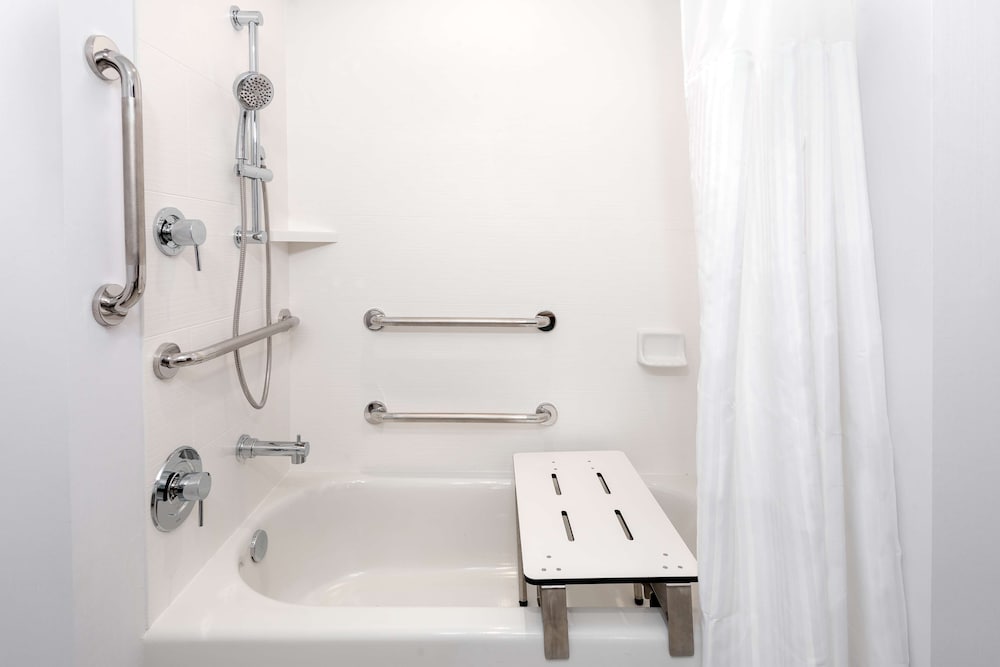 Hilton Garden Inn Panama City Airport, FL 20/63