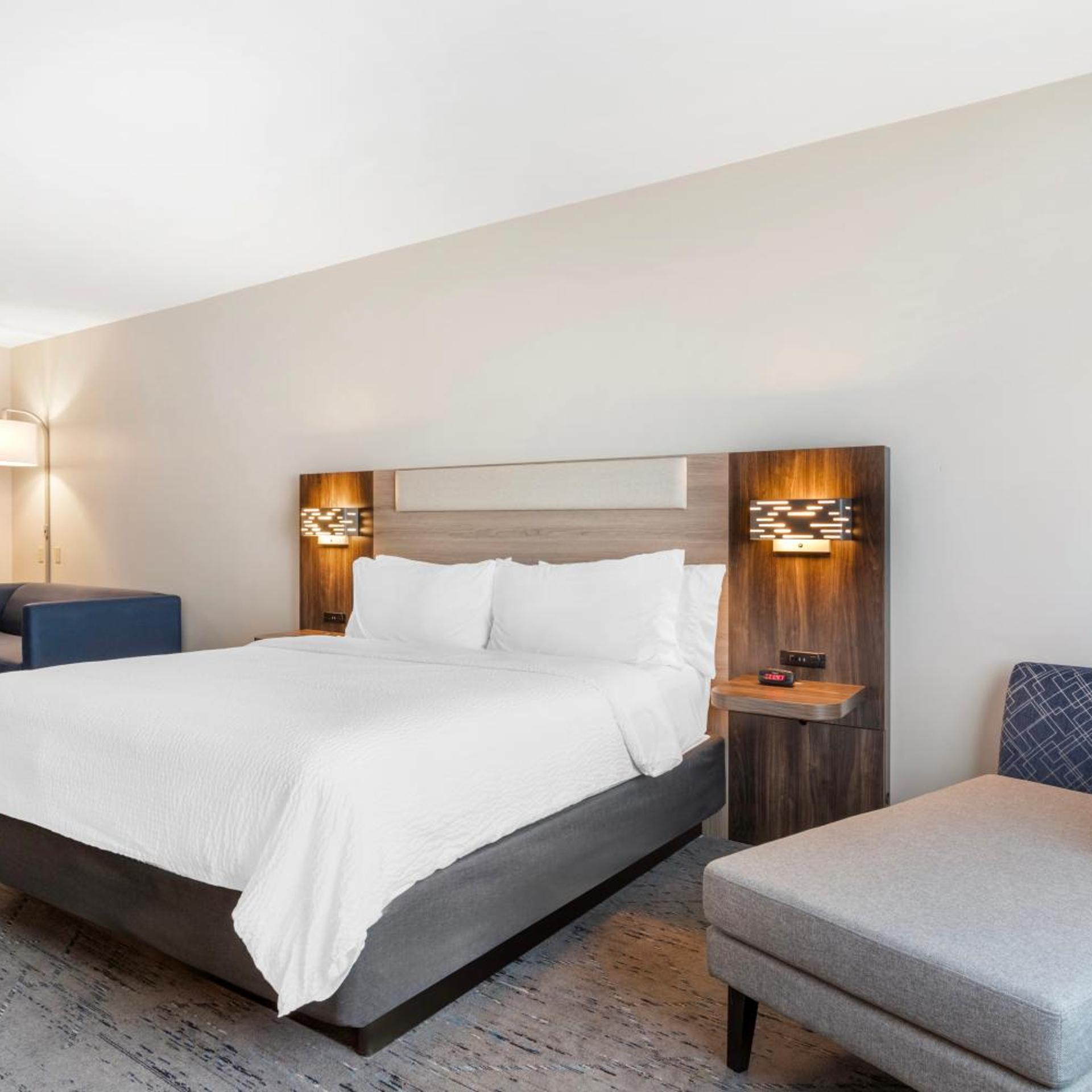 Premium, King Bed, Sofa