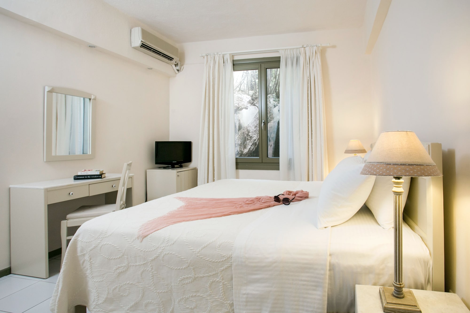 Economy, Double Bed