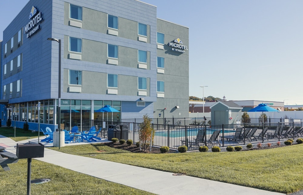 Microtel Inn & Suites by Wyndham Milford 48/54