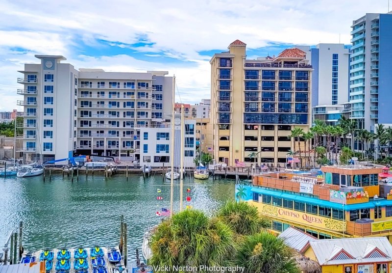 ChartHouse Clearwater Beach Marina Hotel 61/67