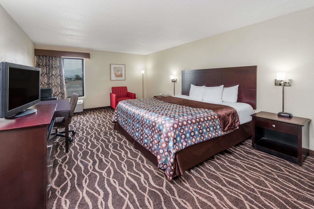 Days Inn Suites Casey 5/14