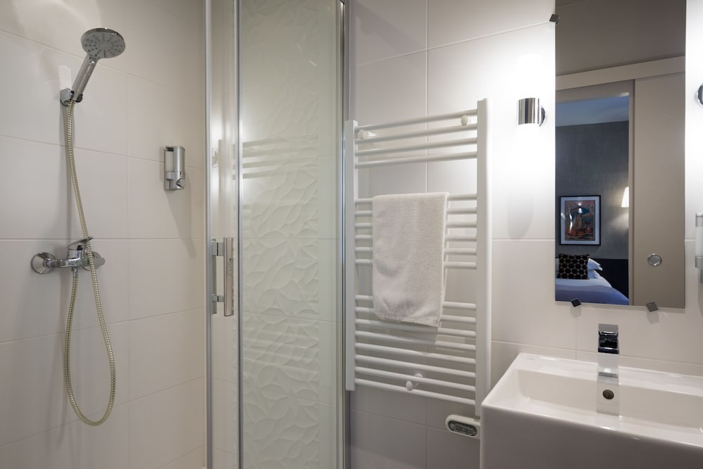 غرفة بريميوم بسرير كينج، Hotel Voltaire Opera Nantes 4/4