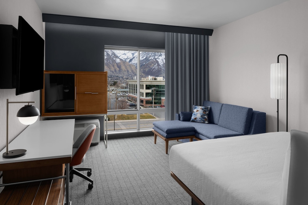 Courtyard by Marriott Orem University Place 7/38