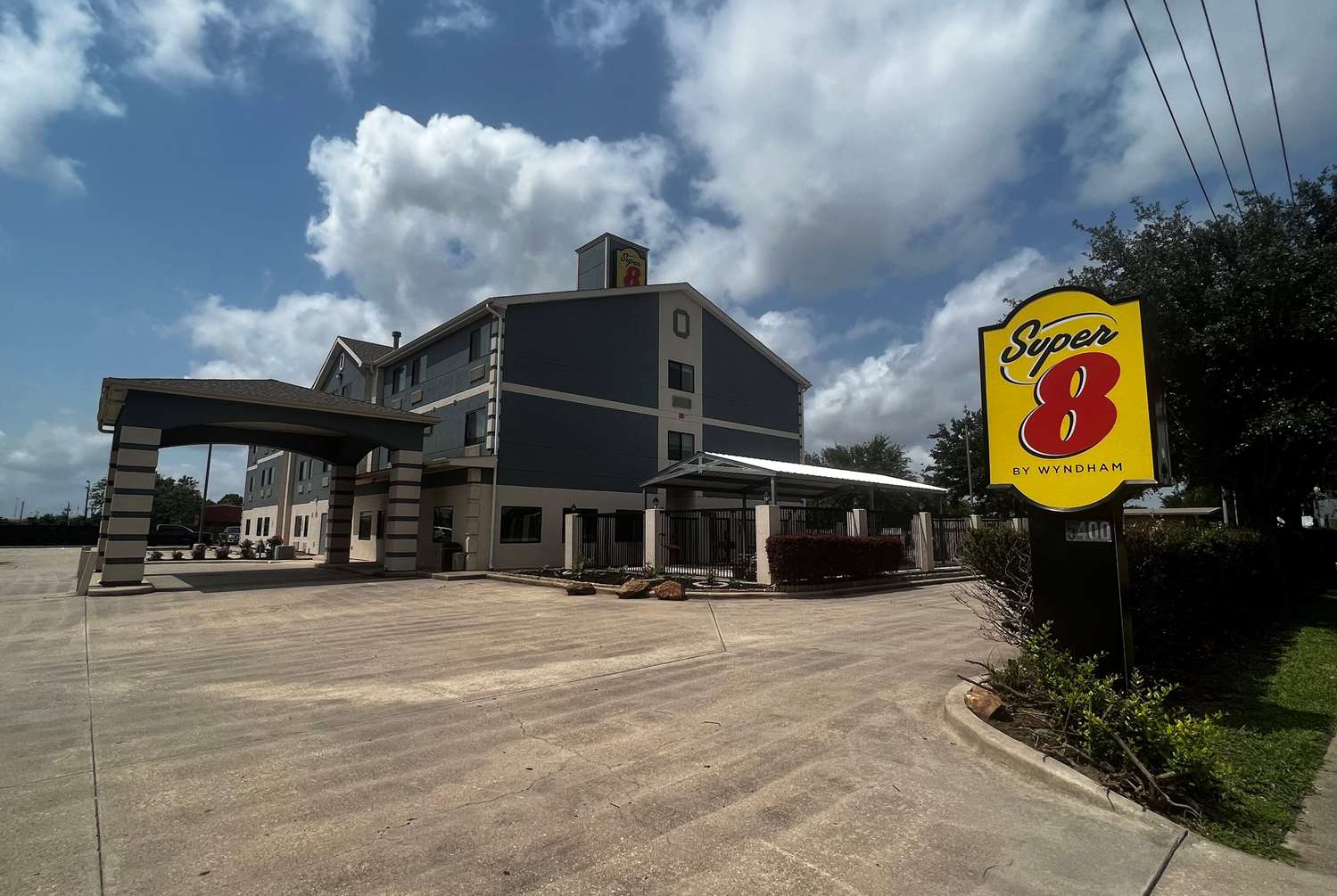 Super 8 by Wyndham Pasadena 19/25