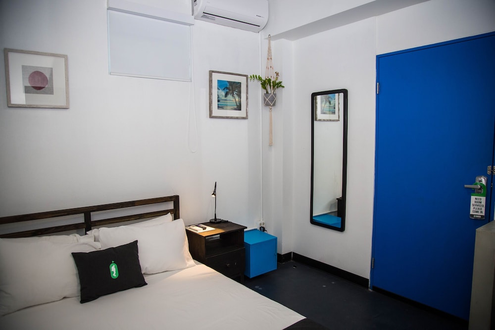Nomada Urban Beach Hostel 30/39