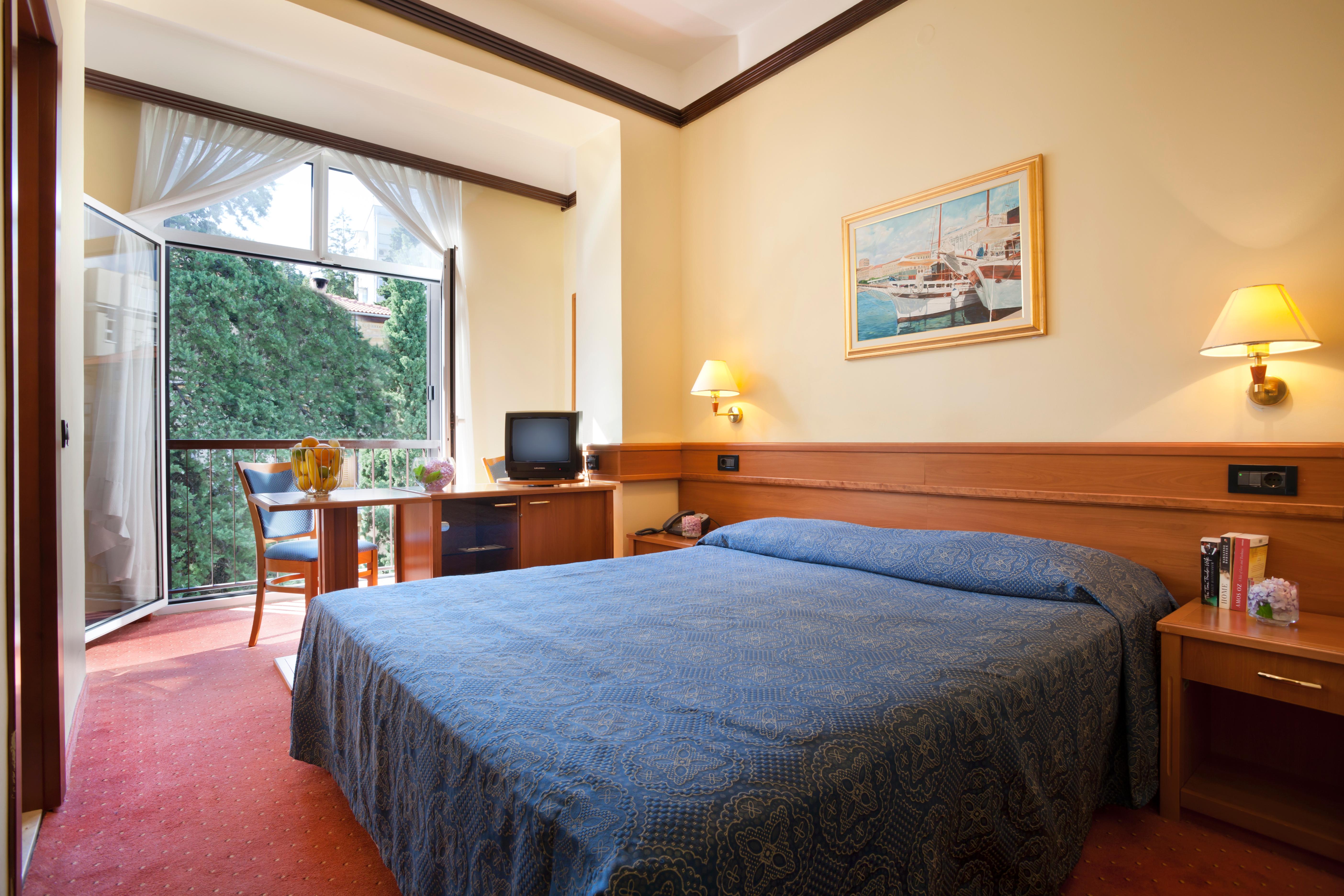 Standard, Double Bed
