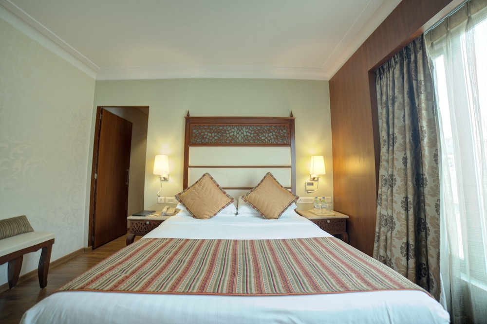 SUPERIOR, DOUBLE OR TWIN BED, CITY VIEW
