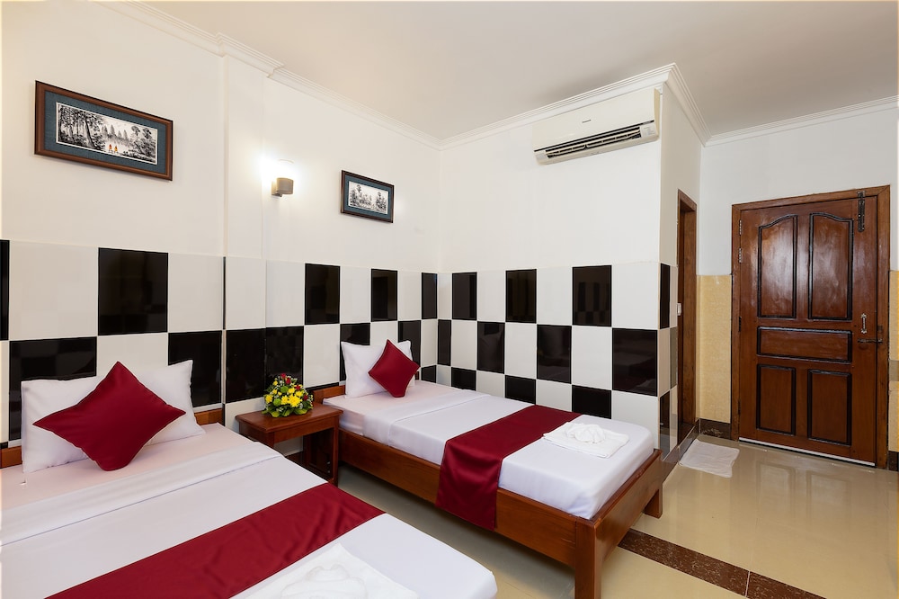 Botoum Hostel 4/33