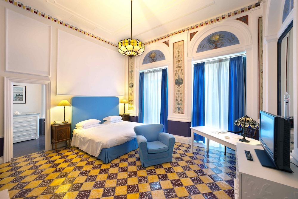 SUPERIOR, DOUBLE BED, COURTYARD VIEW, BALCONY