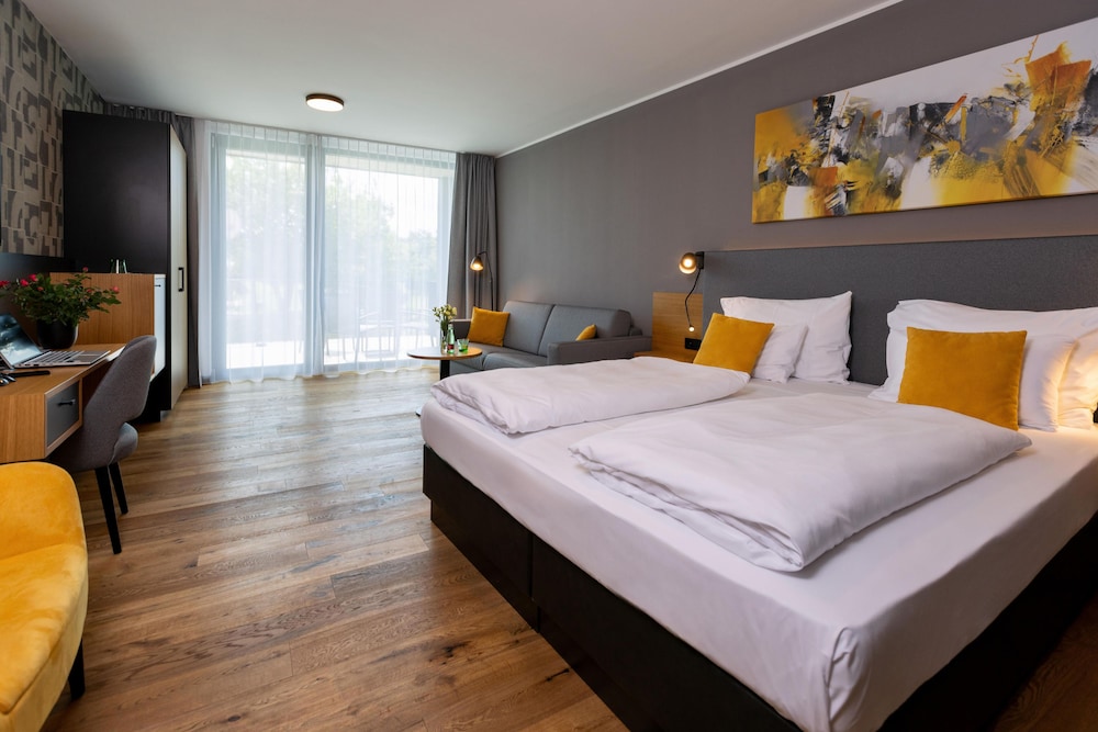 Family, Twin Beds, Sofa, Balcony, Accessible