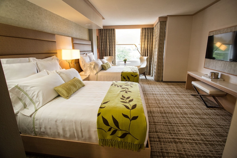 Tower, 2 Queen Beds
