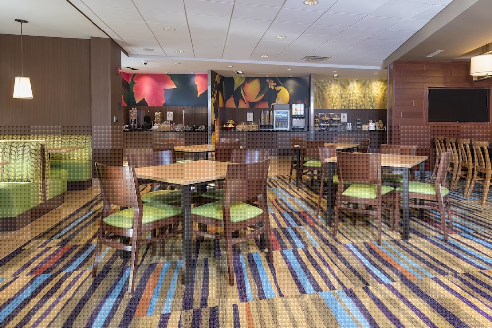 Fairfield Inn & Suites by Marriott Indianapolis Fishers 33/44